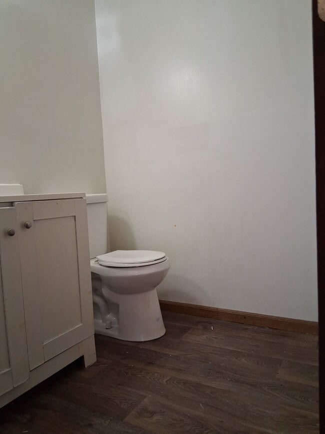 Photo - 201 W Chalmers Ave