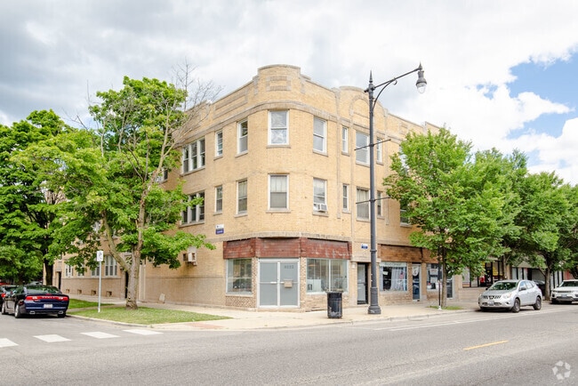 Building Photo - 5139 W Windsor Ave Unit 3W Rental