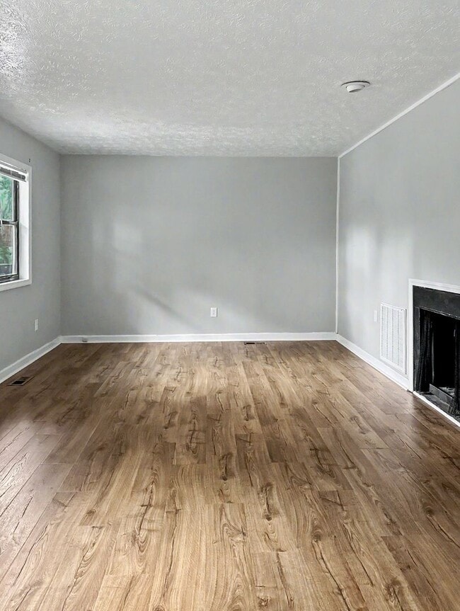Photo - 200 Bull Run St Unit B
