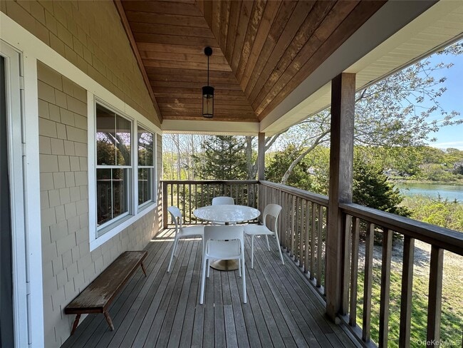 Photo - 1854 N Bayview Rd