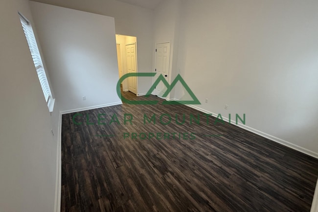 Photo - Fully Updated 3BR/2BA with Open Floor Plan & High Ceiling!