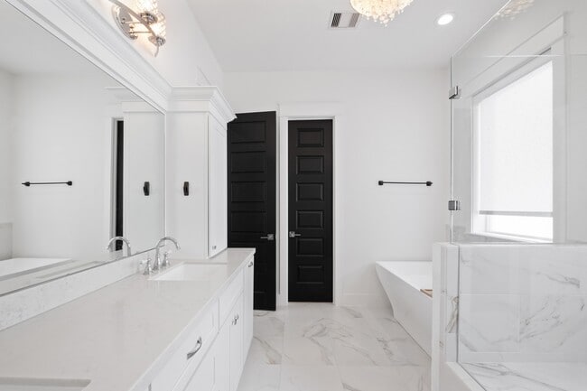 Building Photo - 1405 Indiana St