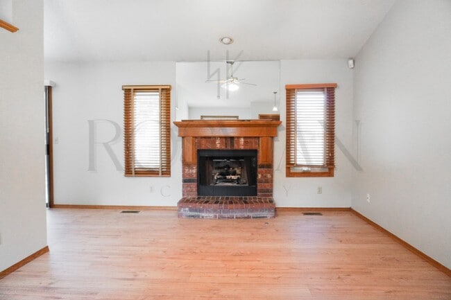 Photo - 8002 W 19th St N