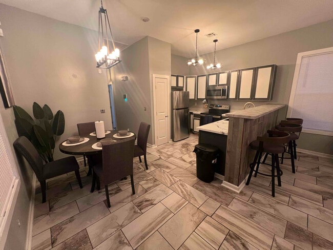 Photo - 1835 Andry St