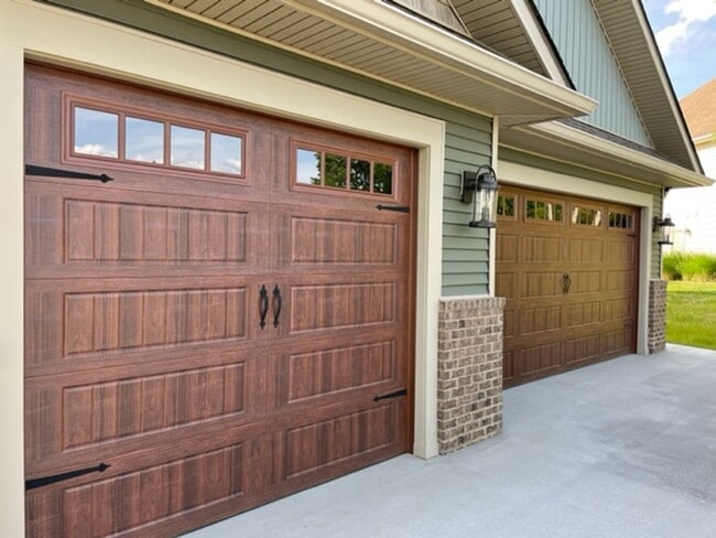 Photo - Vonore 37885 - 4 bedroom, 3 bath in Tellico Village - Contact Ed Johnson 865-924-5045