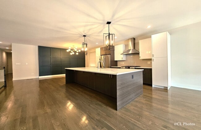 Photo - 3620 W Diversey Ave