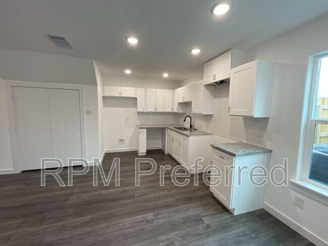 Photo - 8226 Linda Vista Rd