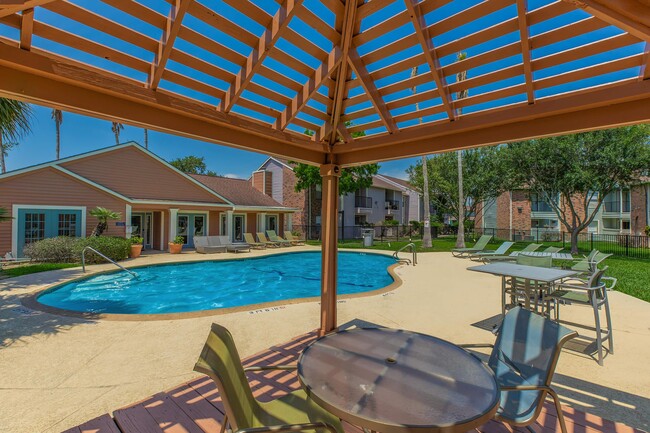 Water's Edge Apartments