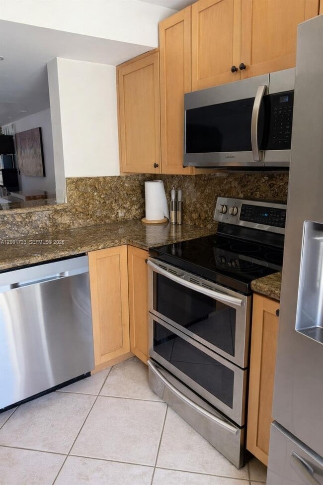 Photo - 2661 NE 164th St