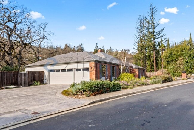 Photo - 138 Virginia Ct