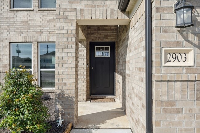 Photo - 2903 Godric Hollow Ln.