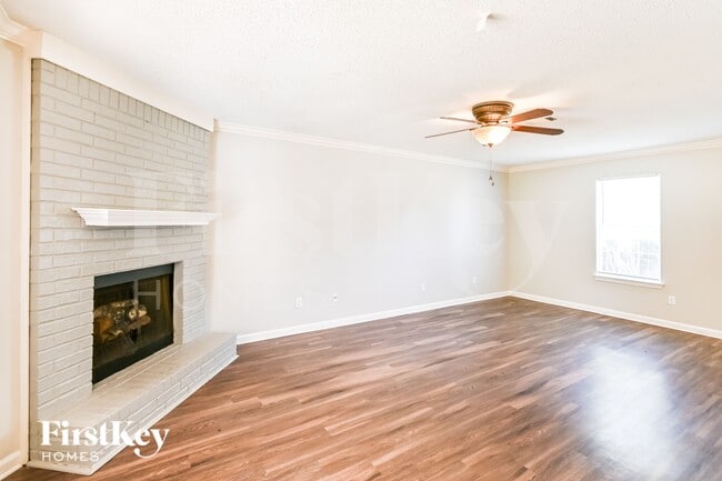 Photo - 8062 Ellis Rd