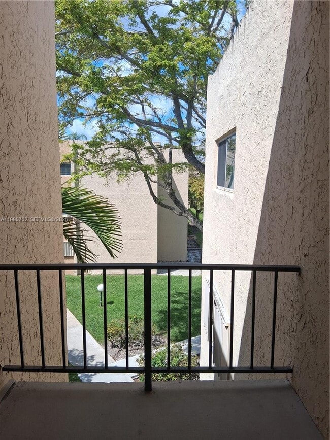 Building Photo - 8401 SW 107th Ave Unit 345E