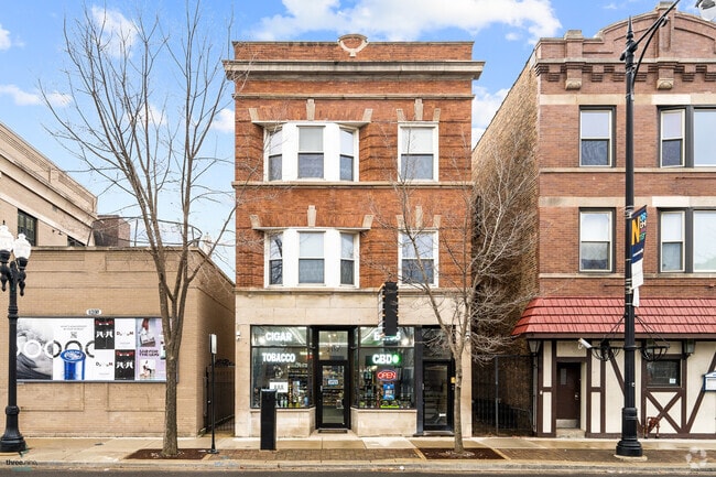 Building Photo - 2117 W Irving Park Rd Rental