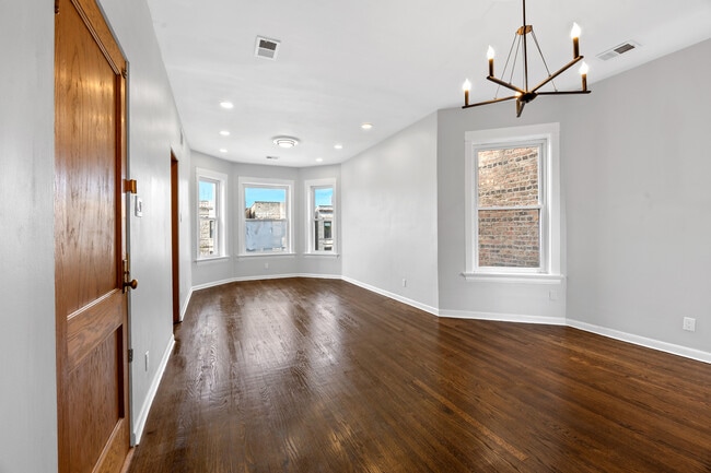 Photo - 915 W Newport Ave Unit 3