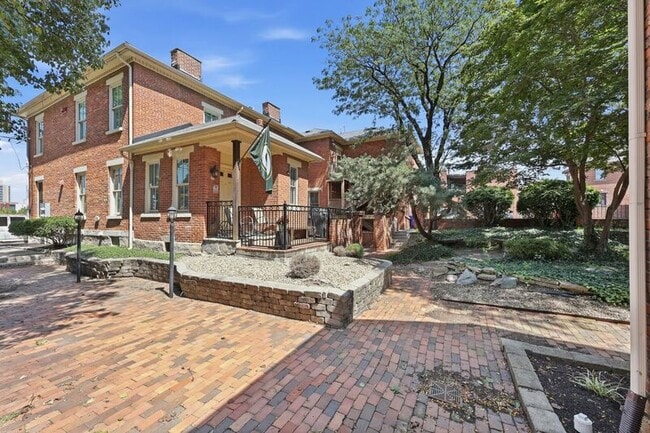 175 E Livingston Ave