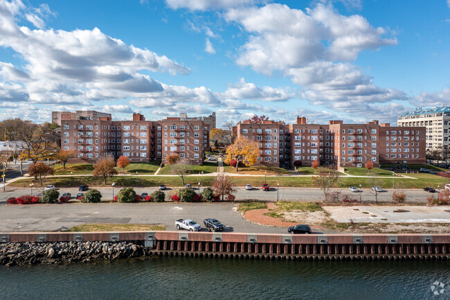 Building Photo - Harbor Terrace Rental