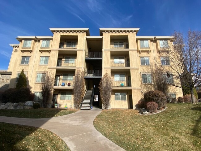 Photo - Italian Villages | 3-Bedroom Naples