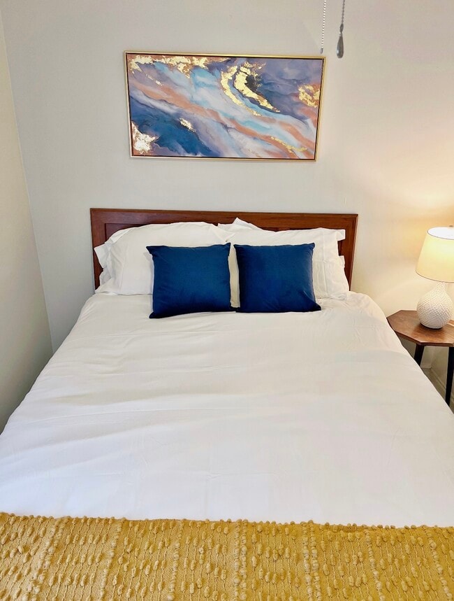 Photo - 911 5th St W Unit 3