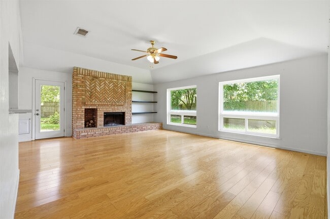 Photo - 214 Glen Haven Ct