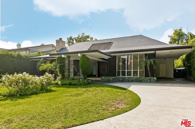 Building Photo - 719 N Bedford Dr