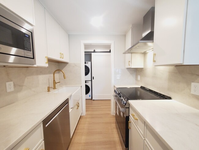 Photo - 85 Riverside Ave Unit F7