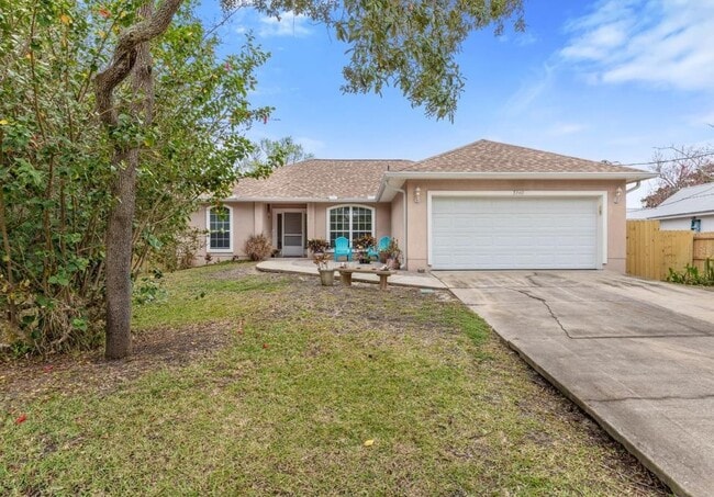 Building Photo - 5340 4th St