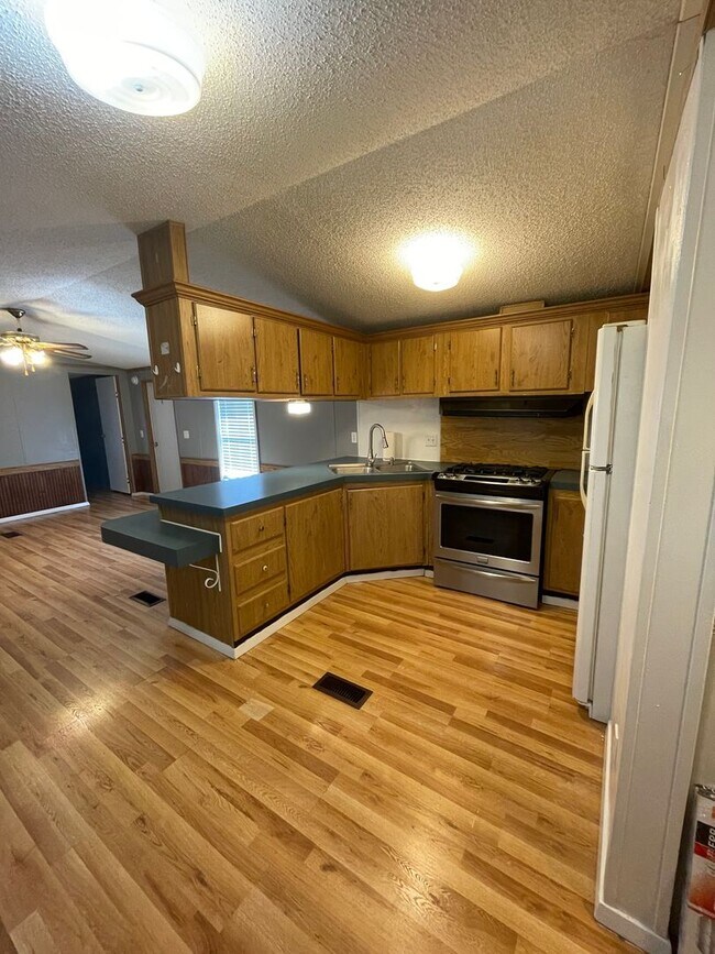 Photo - 2bd/1ba - Plain Dealing - Ready NOW!