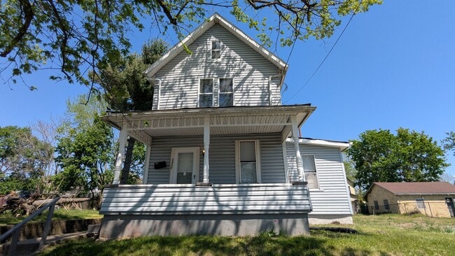 Building Photo - Charming 3-bedroom, 1-bath home in Canton