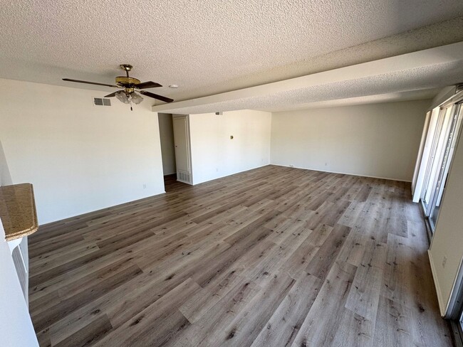 Photo - 900-902 Peninsula St Unit 902