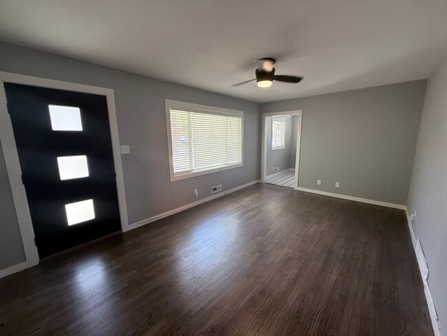 Photo - 1141 E Madison St