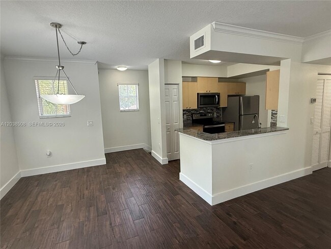 Photo - 2442 Centergate Dr Unidad 206