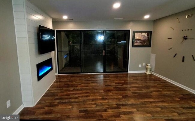 Photo - 10109 Prince Pl Unidad 103-9A