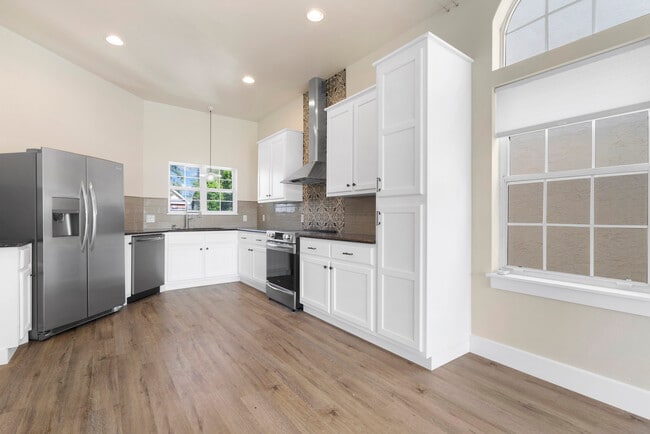 Photo - 2501 Country Club Dr