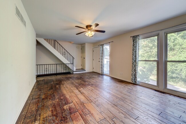 Photo - 7211 Wayles Dr