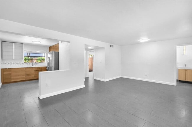 Building Photo - 3265 Virginia St Unit 2 Rental