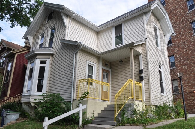 Building Photo - 1124 E Lyon St Unit 1124 Rental