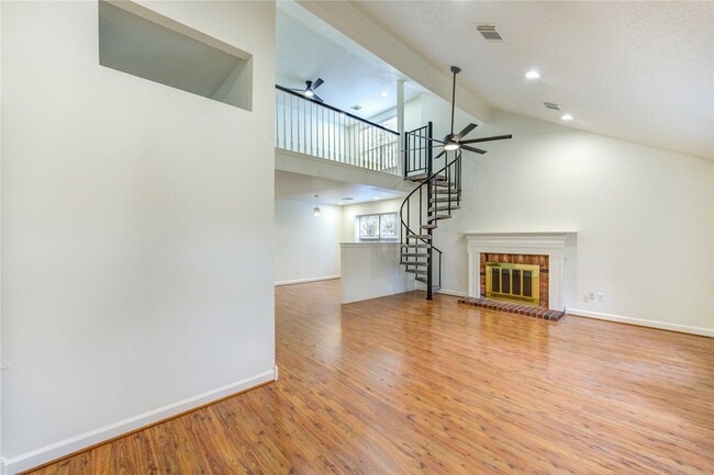 Photo - 16830 Scenic Gardens Dr