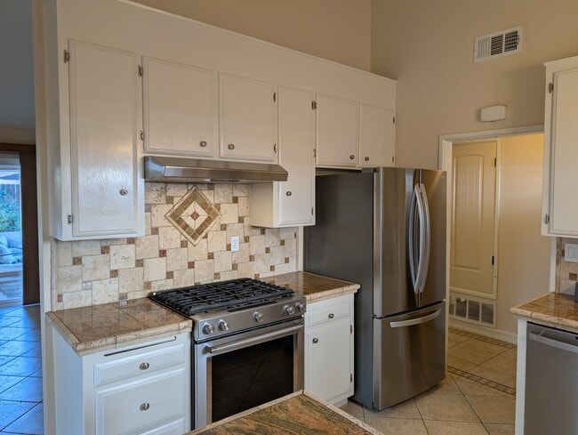 Photo - 27124 Cabrera Ave