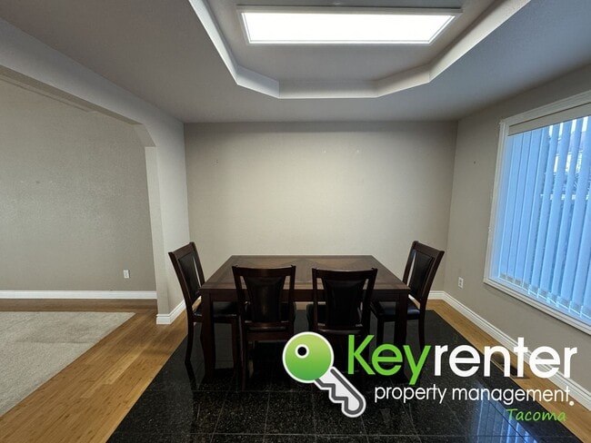 Photo - Lakewood Magnificent 4Bed/2.5Bath House!