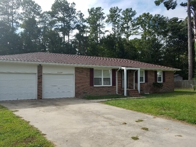 Building Photo - 2014 Cedar Point Cir