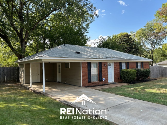 HORN LAKE CHARMER! 3BR/1BA | Vinyl Plank Floors & Open Kitchen | Fenced Yard!