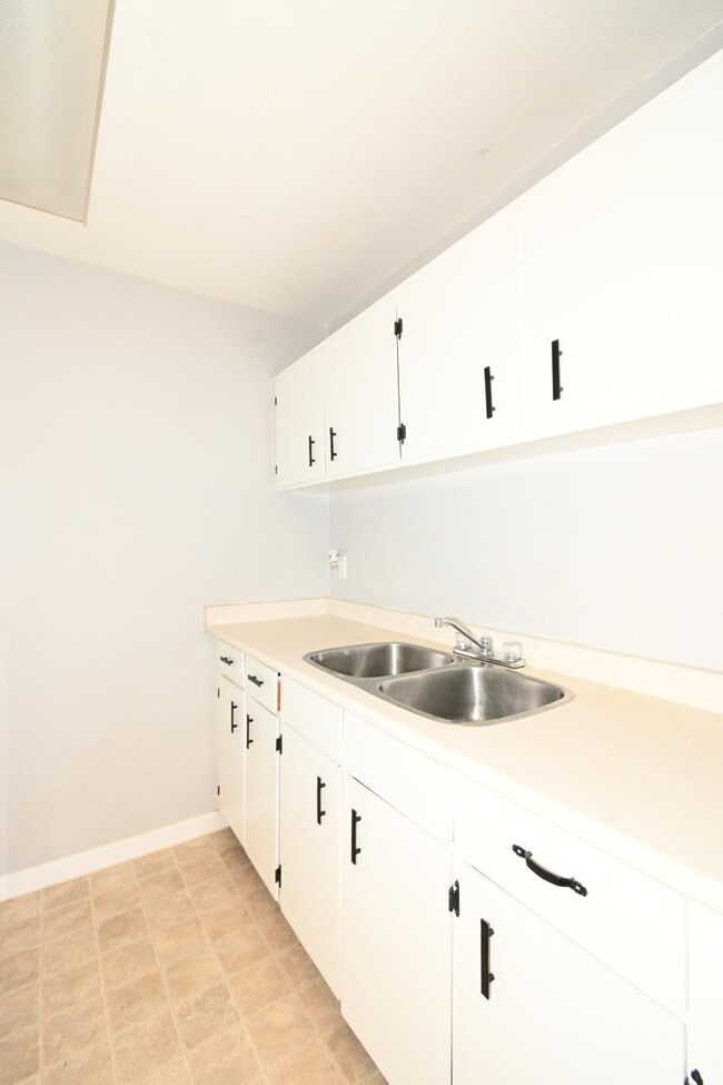 Photo - 1 bedroom in Prince George BC V2M 5L3