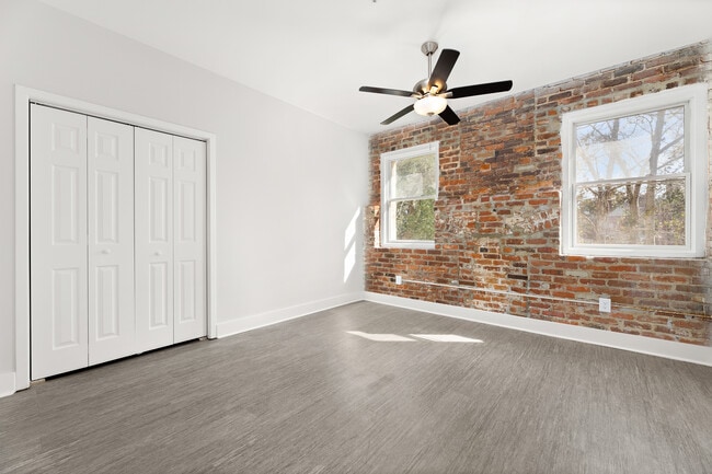 Photo - 1000 King Street