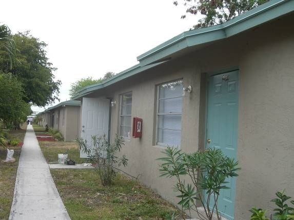 Photo - 2309 Lake Worth Rd Apartments