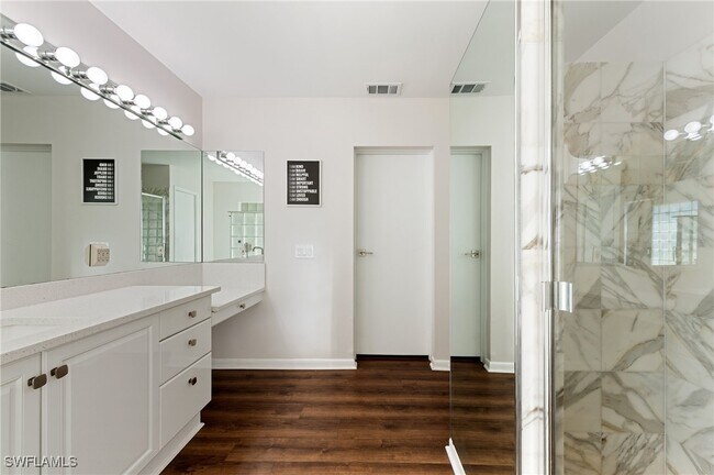 Building Photo - 714 105th Ave N