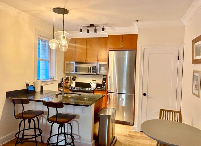 Photo - 1121 24th St NW Unit 105