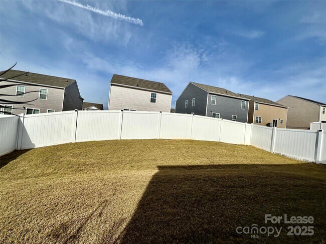 Photo - 1605 Blue Velvet Ln