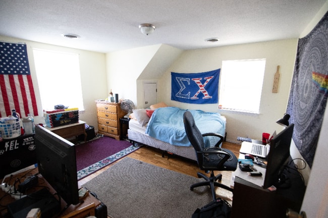 Photo - 616 Emerald St