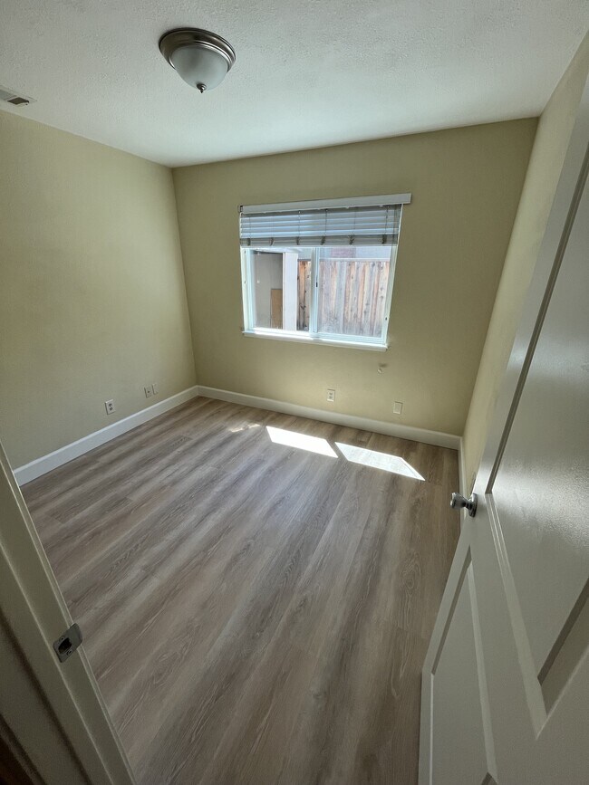 Photo - 1522 Rhododendron Dr